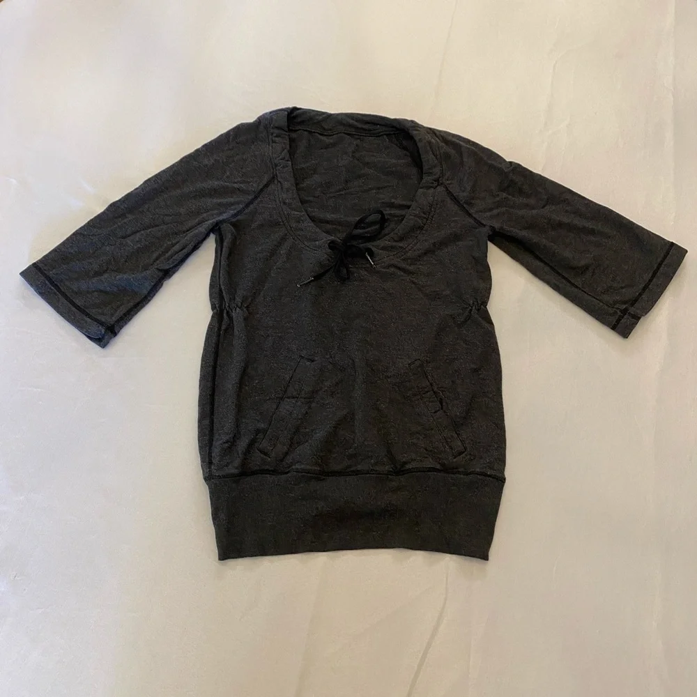 LULULEMON Women’s Scoop Neck, 1/4 Sleeve, Cinched Waist Top, Size 8 - Picture 1 of 7